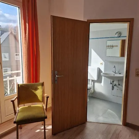 3 Monteurzimmer Hugel Apartamento *